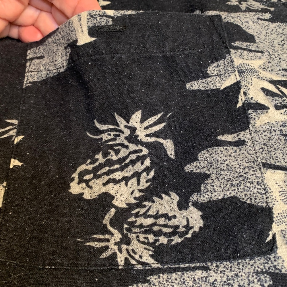 Washable Silk Men's Black and White Hawaiian Shirt - Picture 7 of 7